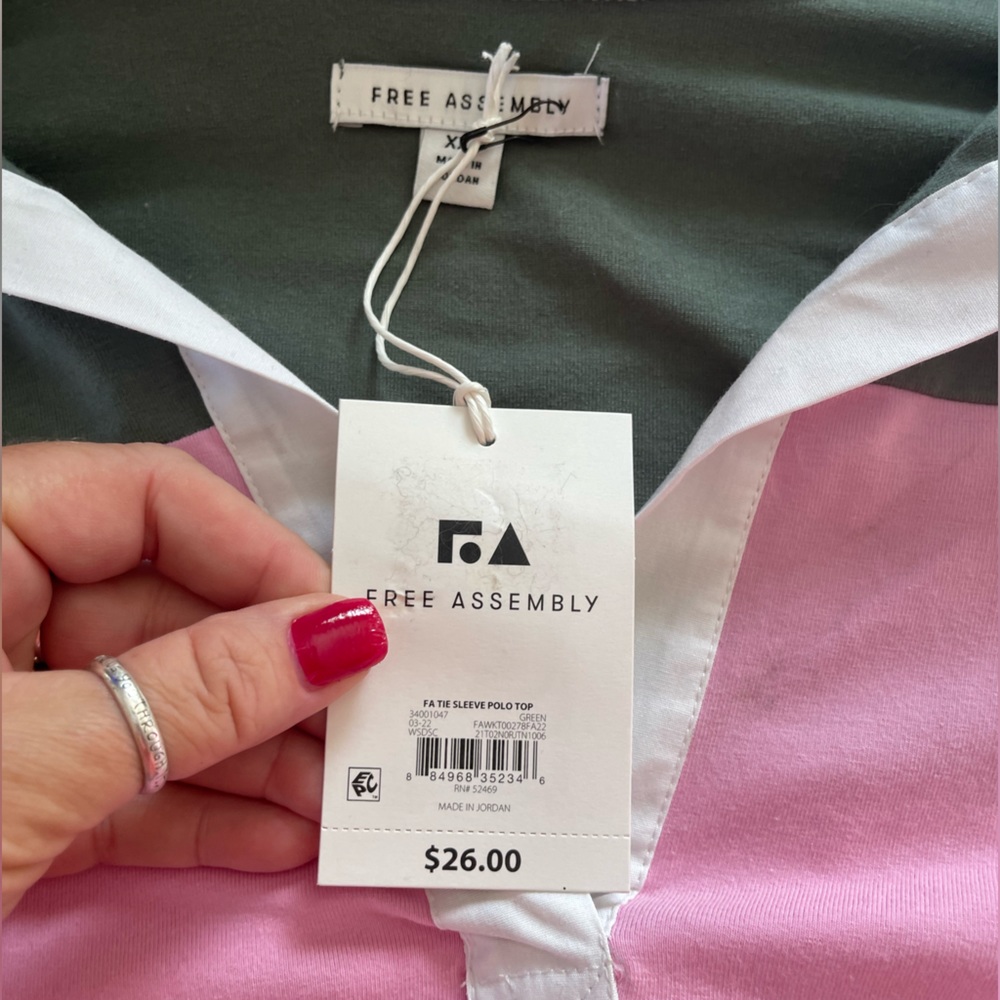 NWT Free Assembly V-Neck top with puff sleeves that tie. - Picture 5 of 9